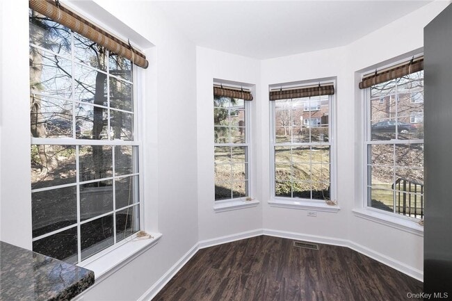 Building Photo - 41 N Moger Ave