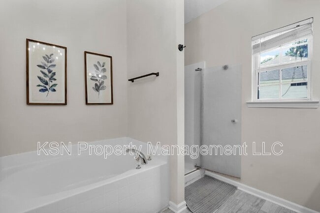 Building Photo - 121 Tappan Zee Dr