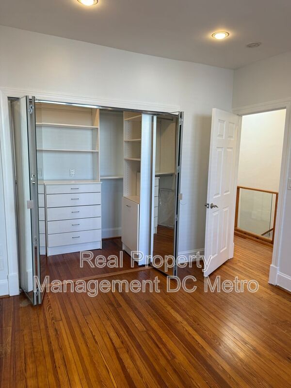 Building Photo - 2131 Newport Pl NW