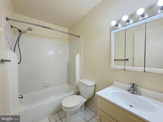 Building Photo - 4645 Logsdon Dr