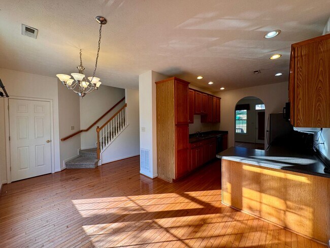 Building Photo - 2948 Crystal Spring Ln
