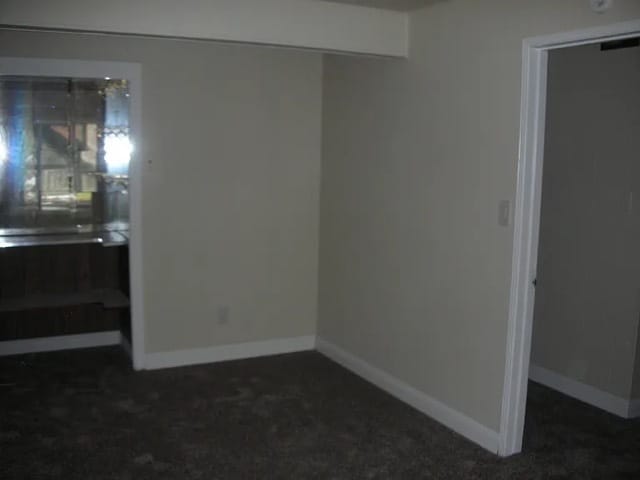 Building Photo - 135 Lake Dr