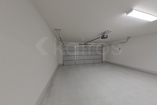 Building Photo - 17623 Carlisle Ave