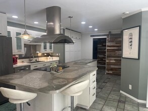 Building Photo - 1256 Evergreen Dr