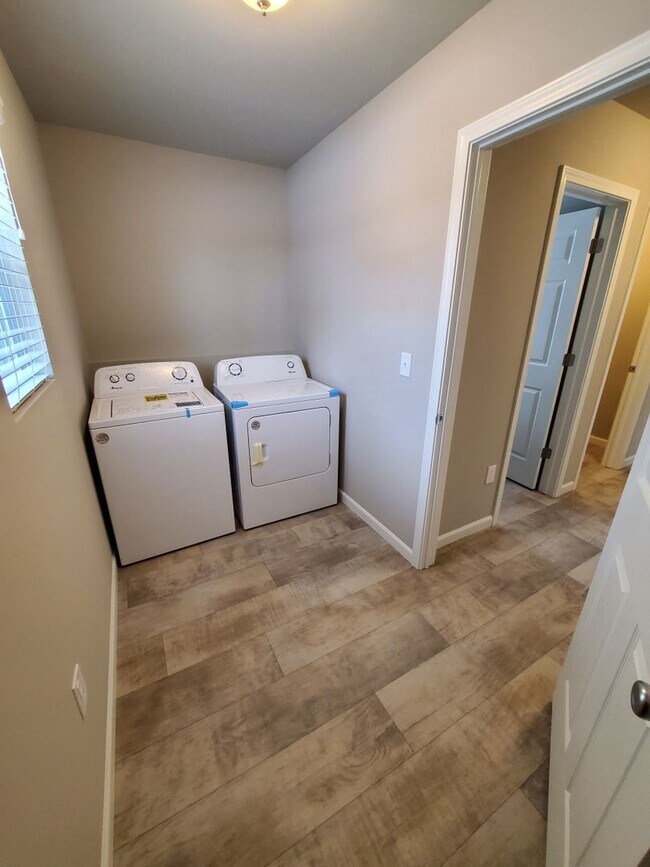 Building Photo - 1453 Weatherstone Ln