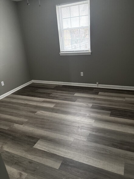 Building Photo - 1155 Edgewood Dr