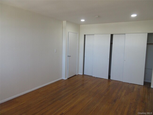 Building Photo - 108 Coolidge St
