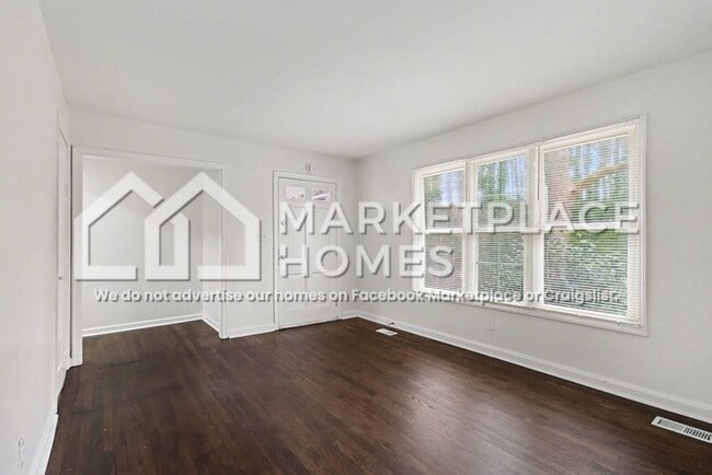 Building Photo - 2996 Palm Dr