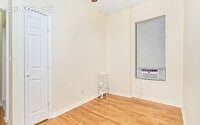 Building Photo - 270 E 78th St
