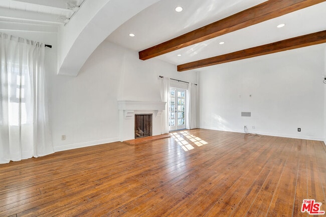 Building Photo - 10587 Holman Ave