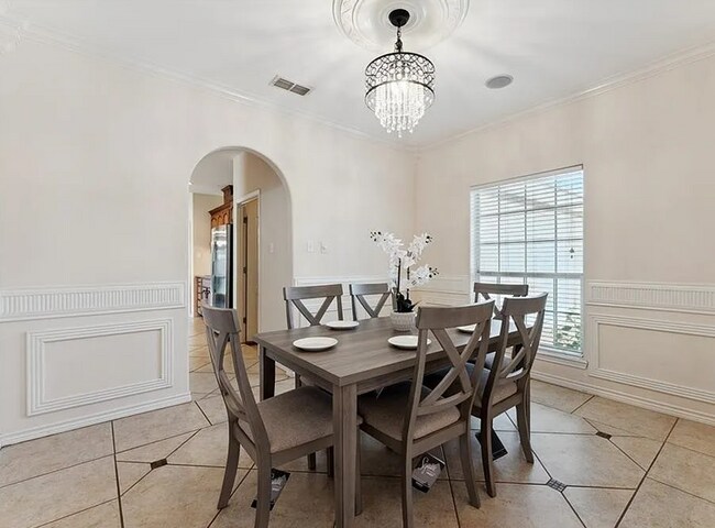 Building Photo - Beautiful 4BR / 3.5BA Home with Garage, Patio & Premium Features