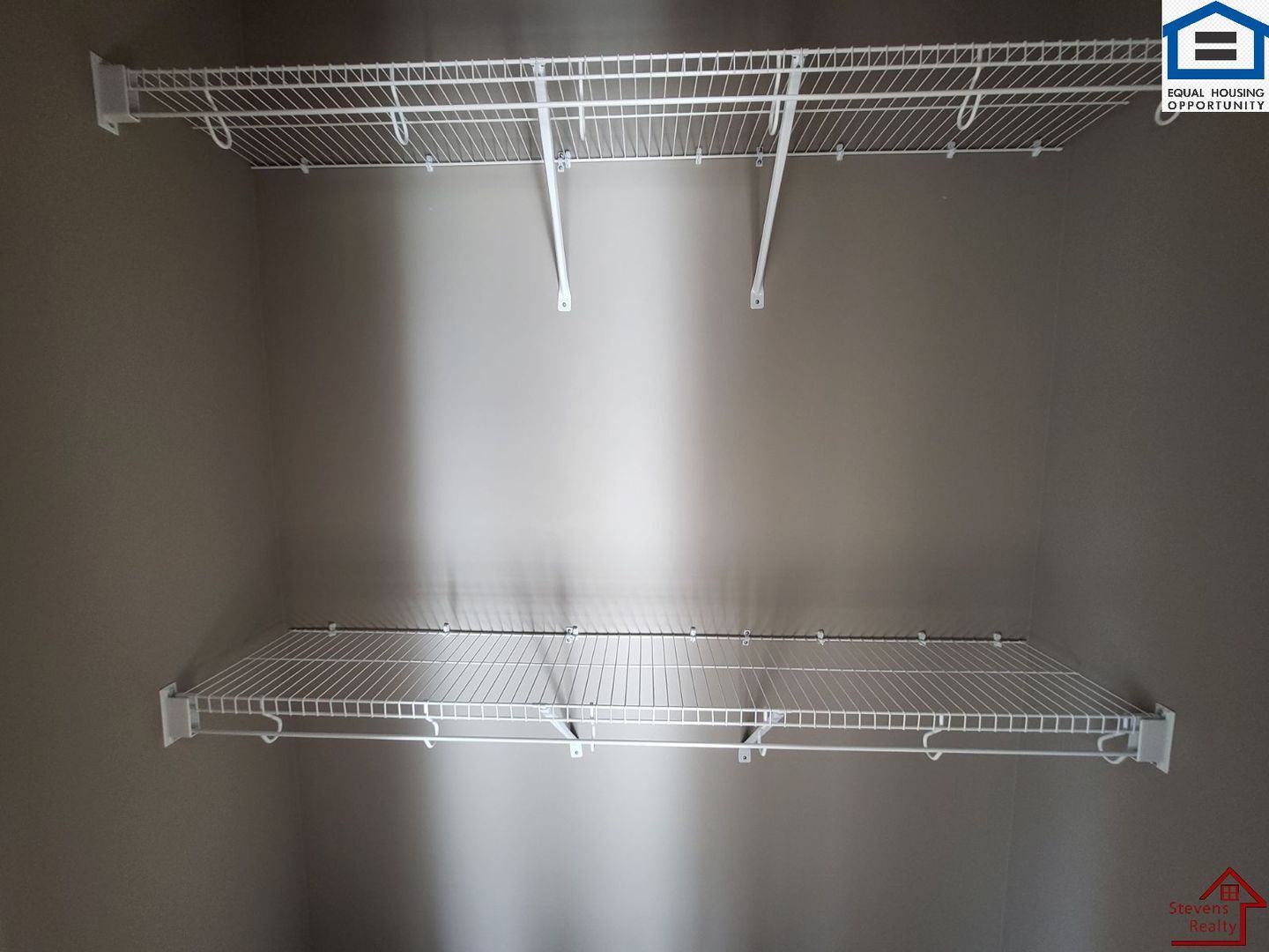 Building Photo - 165 Lakeshire Dr