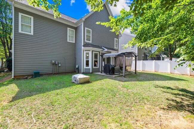 Building Photo - 18810 Coachmans Trace