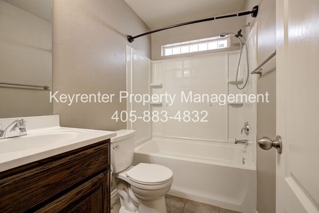 Building Photo - Spacious 4-Bedroom Home with Modern Upgrades & Prime Location