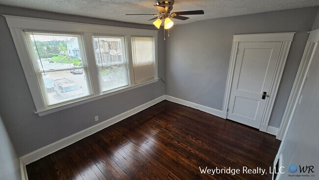 Building Photo - 3-Bed 1 Bath House located in a cul-de-sac...