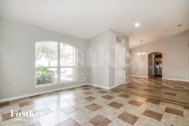 Building Photo - 10709 Deepbrook Dr