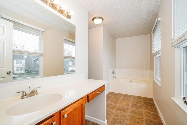 Building Photo - 1181 Onslow Dr