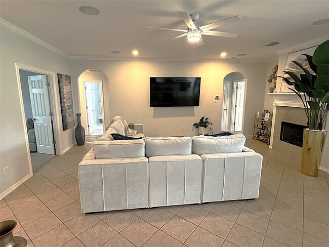 Building Photo - 8426 Hunters Village Dr