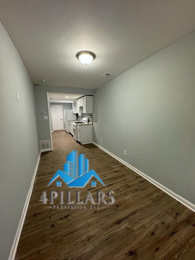 Building Photo - "Charming 2 Bed, 1 Bath Cedar Lake Rental - Ideal for Cozy Living!"