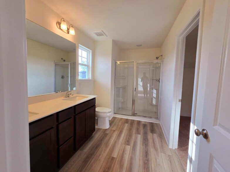 Building Photo - 4512 Peace River Dr