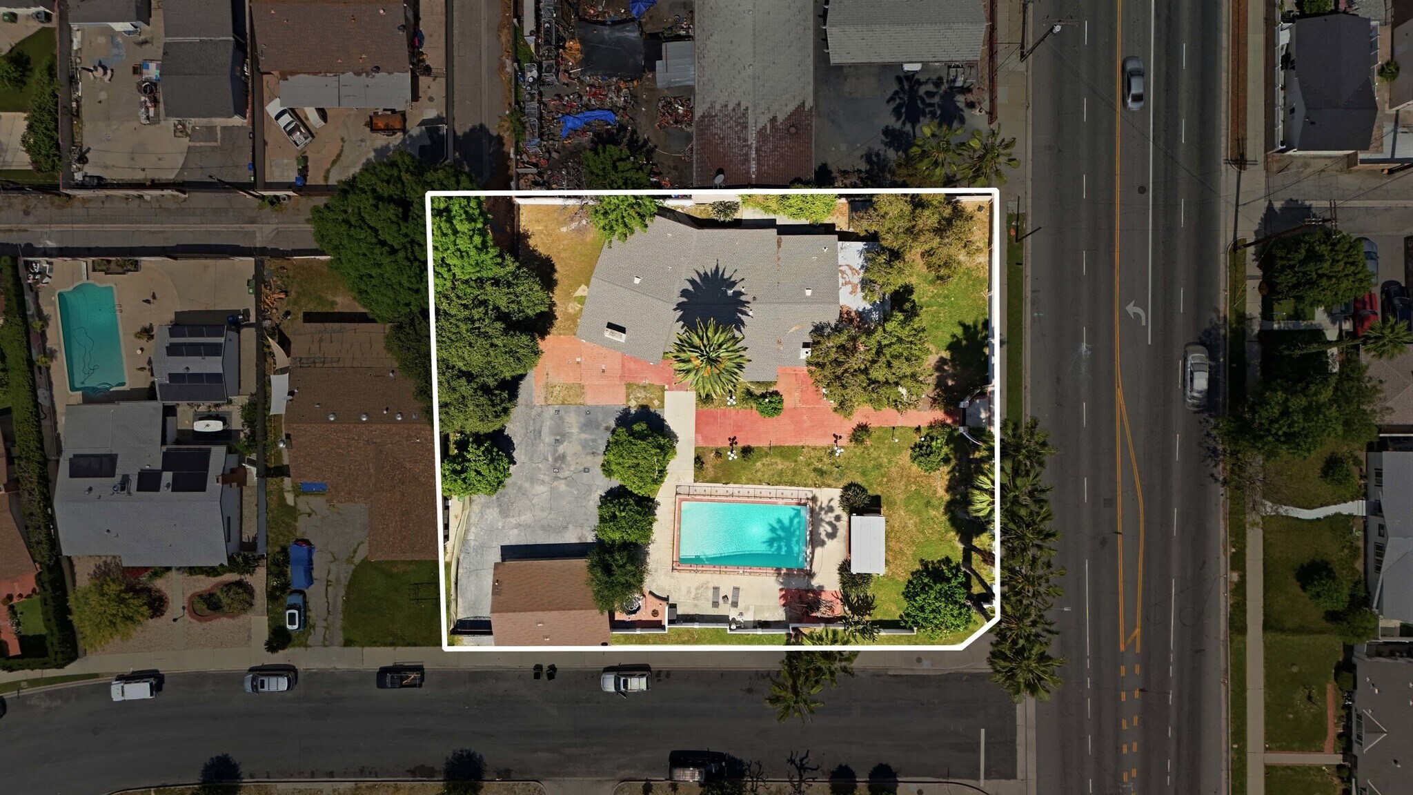Building Photo - 8647 Corbin Ave