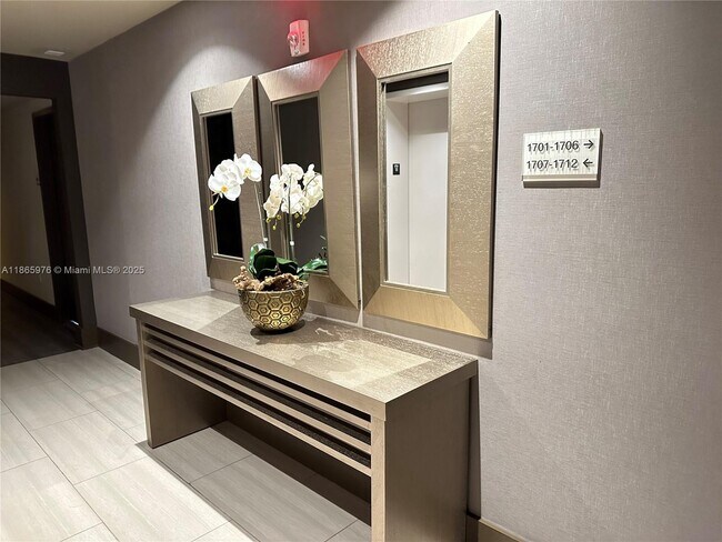 Building Photo - 5252 NW 85th Ave