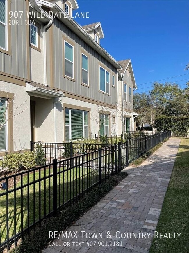 Building Photo - Griffin Park Townhome in Lake Mary