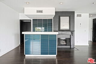 Building Photo - 825 S Le Doux Rd