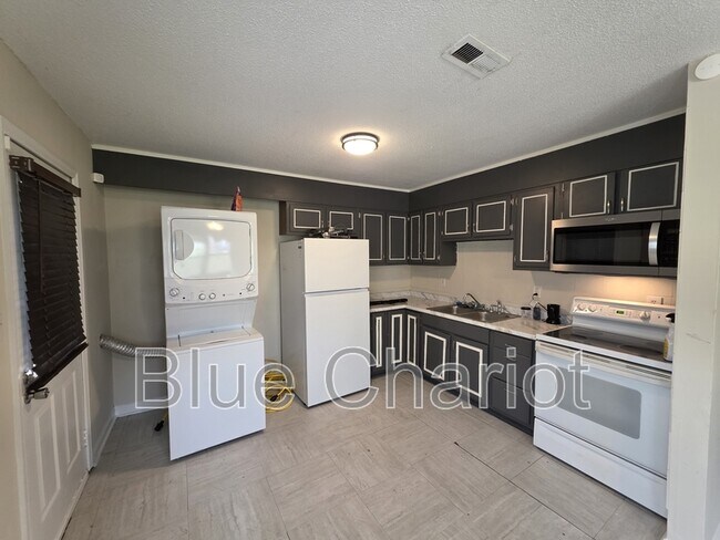 Building Photo - 2313 Fitzgerald Ave
