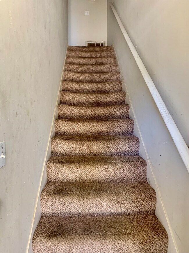 Building Photo - 408 W Carolina St