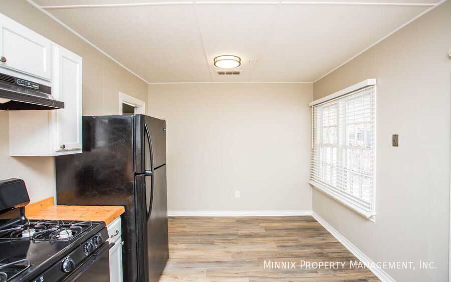 Building Photo - 2404 27th St