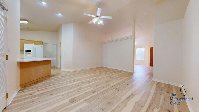 Building Photo - 37 E 675 S