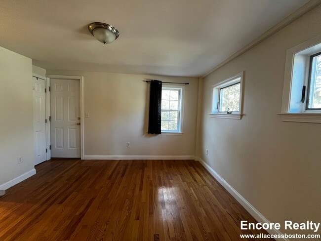 Building Photo - 57 Day St