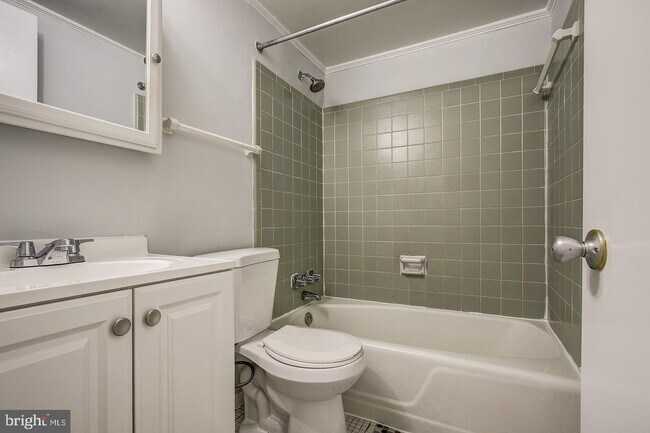 Building Photo - 9250 Edwards Way