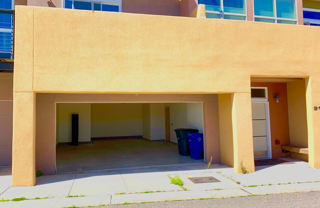 Enormous 2-car garage with extra space - 21 Canyon View