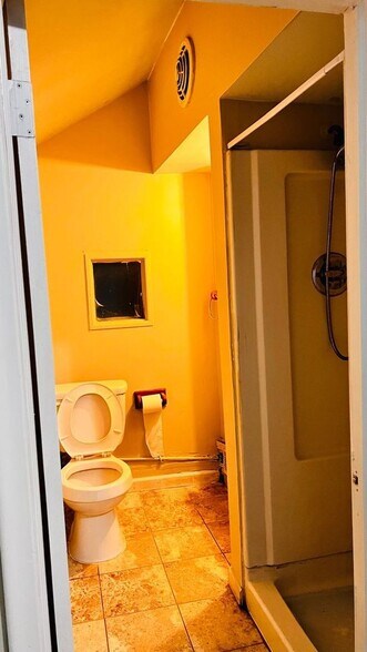 Building Photo - 25323 Orchard Lake Rd