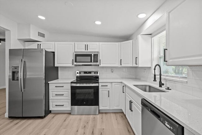 Building Photo - 2701 Camellia Terrace
