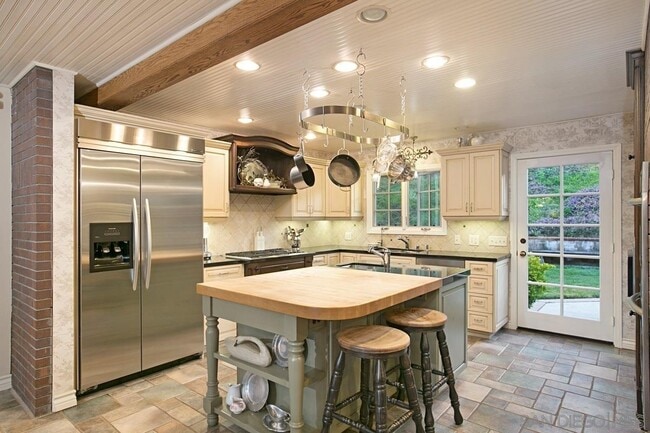 Building Photo - 1285 Horizon Ridge