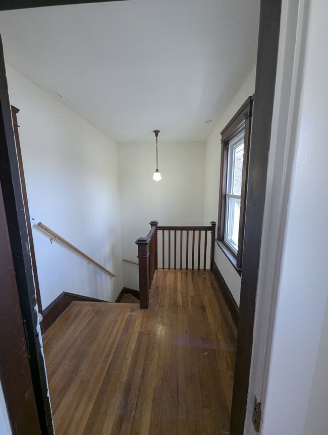 Building Photo - "Charming Duplex Living: Cozy 2-Bed, 1-Bat...