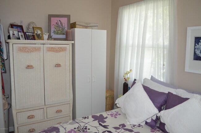 Building Photo - 186 11th St N