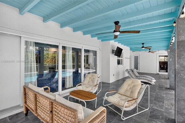 Building Photo - 16840 SW 87th Ave