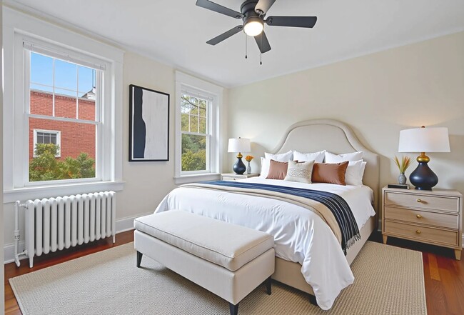 Building Photo - SPACIOUS 3 BEDROOM MUSEUM DISTRICT APARTMENT