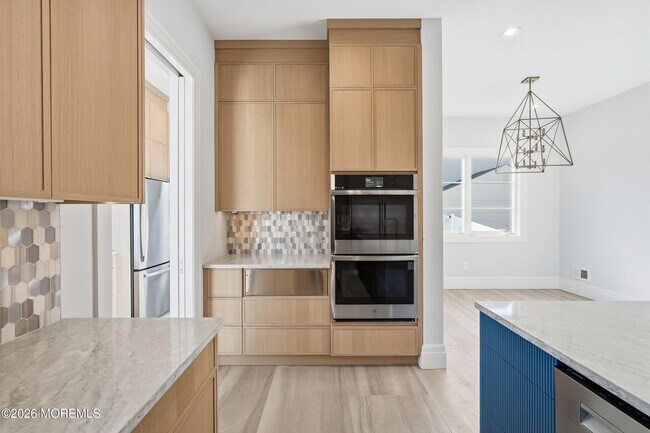 Building Photo - 84 Cooper Ave