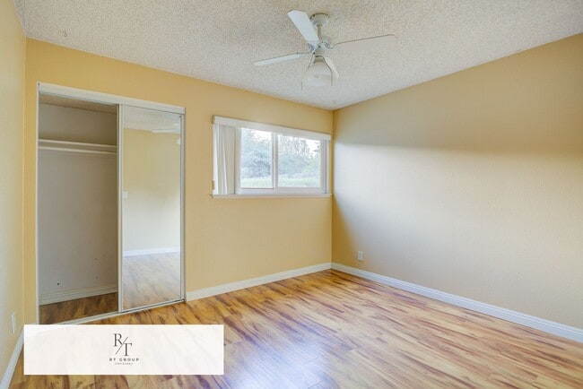 Building Photo - Welcome to Your Stylish Diamond Bar Home!