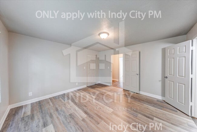 Building Photo - 117 N Riley Ave
