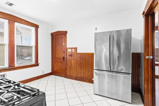 Building Photo - 486 Highland Ave