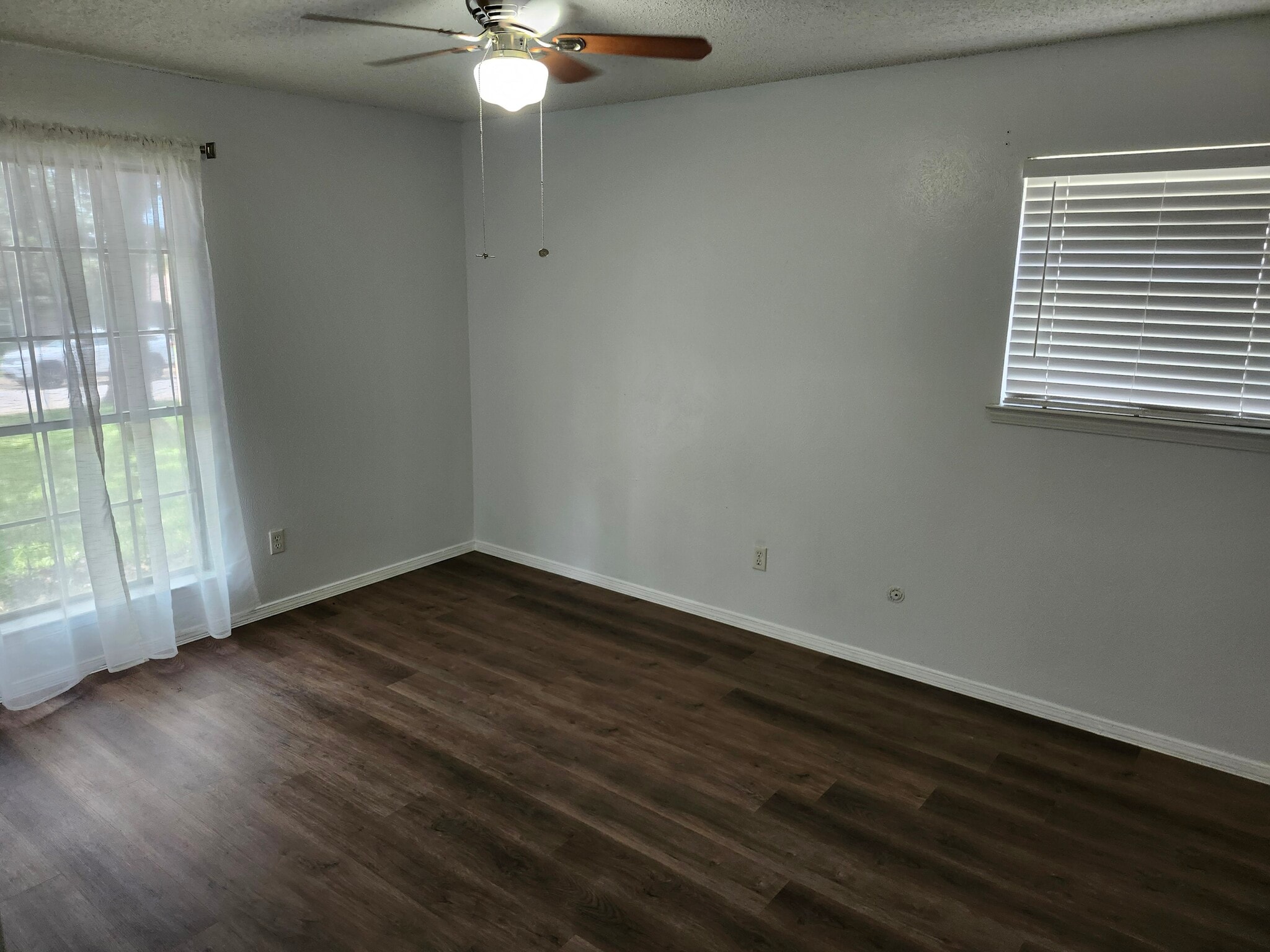 Building Photo - 2305 Stockbridge Ct