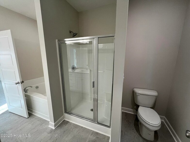 Building Photo - 403 Creeks Edge Dr