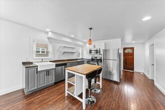 Building Photo - 106 S Walnut St