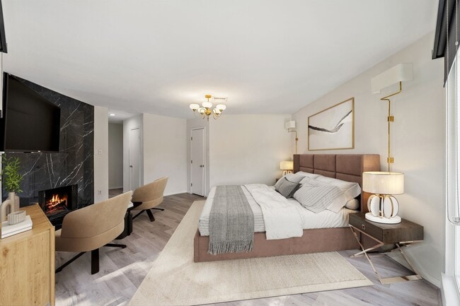 Building Photo - 1928 Augusta Dr